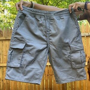 Grey men’s cargo shorts